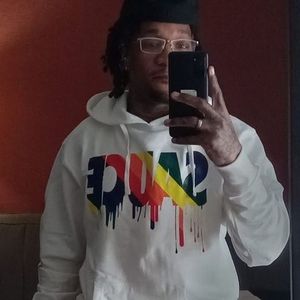 Meet your Posher, Travis